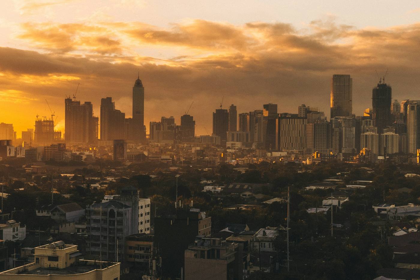 Metro Manila skyline at dusk